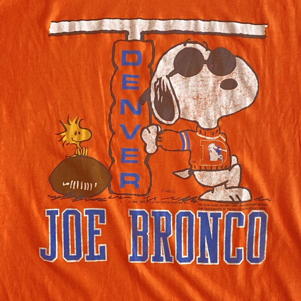 菅田将暉　NFL　denver broncos snoopy スヌーピー　Tシャツ　デザイン